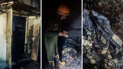 উল্লেখ্য, গত ১৪ মার্চ দিল্লি হাইকোর্টের তৎকালীন বিচারপতি যশবন্ত ভার্মার বাড়িতে অগ্নিকাণ্ডের ঘটনায় মিলেছিল নগদ টাকা। এরপর তা নিয়ে শুরু হয়েছিল তোলপড়। এই আবহে আসন্ন বাদল অধিবেশনেই বিচারপতি যশবন্ত বর্মার অভিশংসন প্রস্তাব আনতে পারে কেন্দ্রীয় সরকার। এর আগে গত ২০ মার্চ জাস্টিস বর্মাকে এলাহাবাদ হাইকোর্টে বদলি করা হয়েছিল। গত ৫ এপ্রিল শপথ নিলেও এখনও পর্যন্ত তাঁকে বিচারিক দায়িত্ব দেয়া হয়নি। সুপ্রিম কোর্টের তরফ থেকে তাঁকে পদত্যাগ করতে বলা হলেও তিনি তা করেননি। (PTI) উল্লেখ্য, গত ১৪ মার্চ দিল্লি হাইকোর্টের তৎকালীন বিচারপতি যশবন্ত ভার্মার বাড়িতে অগ্নিকাণ্ডের ঘটনায় মিলেছিল নগদ টাকা। এরপর তা নিয়ে শুরু হয়েছিল তোলপড়। এই আবহে আসন্ন বাদল অধিবেশনেই বিচারপতি যশবন্ত বর্মার অভিশংসন প্রস্তাব আনতে পারে কেন্দ্রীয় সরকার। এর আগে গত ২০ মার্চ জাস্টিস বর্মাকে এলাহাবাদ হাইকোর্টে বদলি করা হয়েছিল। গত ৫ এপ্রিল শপথ নিলেও এখনও পর্যন্ত তাঁকে বিচারিক দায়িত্ব দেয়া হয়নি। সুপ্রিম কোর্টের তরফ থেকে তাঁকে পদত্যাগ করতে বলা হলেও তিনি তা করেননি। (PTI)
