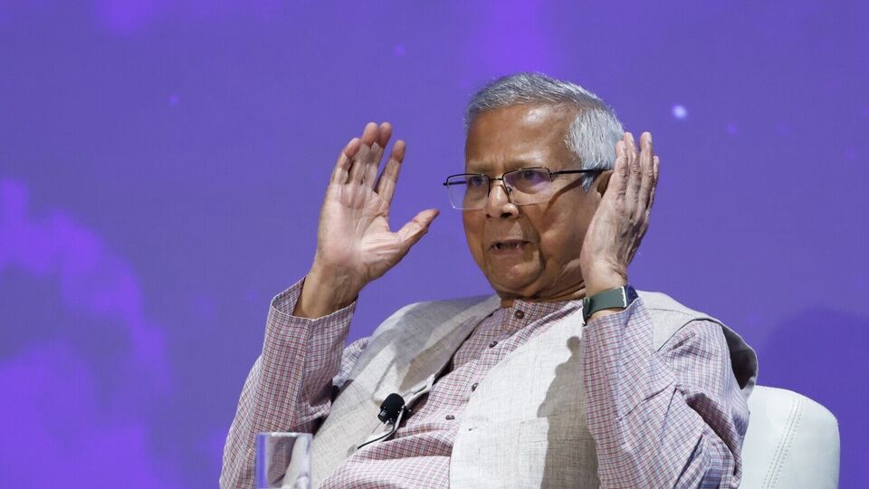 প্রথম আলোর রিপোর্ট অনুযায়ী, ২০২৩ সালে সুইস ব্যাঙ্কে বাংলাদেশিদের জমা অর্থের পরিমাণ ছিল ১ কোটি ৭৭ লাখ সুইস ফ্র্যাঙ্ক। সেই অর্থের পরিমাণ গত একবছরে বেড়ে দাঁড়িয়েছে ৫৮ কোটি ৯৫ লাখ সুইস ফ্র্যাঙ্ক। বাংলাদেশি মুদ্রায় প্রতি সুইস ফ্র্যাঙ্কের দাম ১৪৯ টাকা করে। এই আবহে বাংলাদেশি মুদ্রায় সুইস ব্যাঙ্কের অ্যাকাউন্টগুলিতে জমা অর্থের পরিমাণ হল ৮ হাজার ৭৮৪ কোটি টাকা। (Bloomberg)