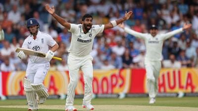 বুমরাহর তিন শিকারে চাপে ইংল্যান্ড। ছবি- এপি। বুমরাহর তিন শিকারে চাপে ইংল্যান্ড। ছবি- এপি।