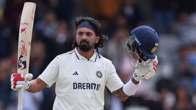 ইংল্যান্ডে রাহুলের দাদাগিরি, লিডসে দ্বিতীয় ইনিংসে সেঞ্চুরি হাঁকিয়ে গাভাসকর, দ্রাবিড়কে পিছনে ফেললেন কেএল। ছবি- এপি