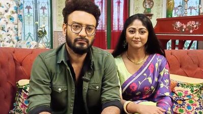 ‘আত্মসমর্পণ করেছি বলেই এই রসায়ন…’! সুস্মিতার সঙ্গে কেমিস্ট্রি নিয়ে ‘কথা’ সাহেবের