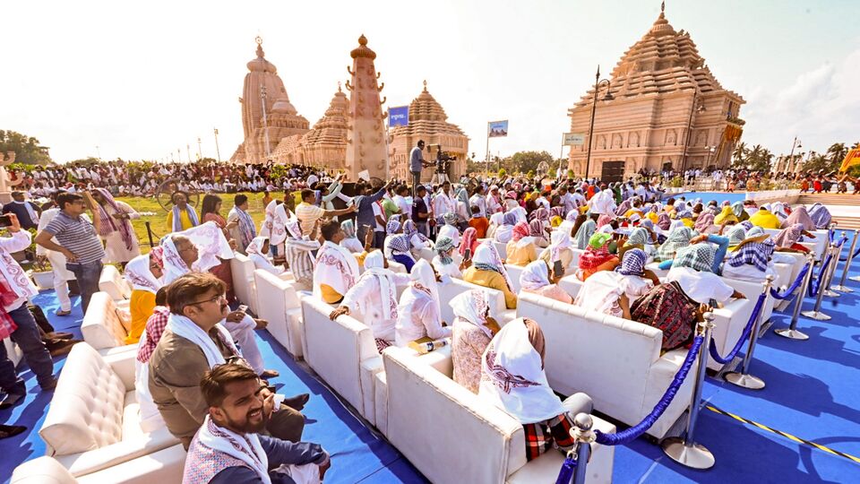 ০৮১১৭ আপ পাঁশকুড়া-দিঘা স্পেশাল লোকাল ট্রেনের টাইমটেবিল: প্রতিদিন সকাল ৭ টায় পাঁশকুড়া থেকে স্পেশাল ট্রেন ছাড়বে। দিঘা পৌঁছাবে সকাল ৯ টা ২০ মিনিটে। অর্থাৎ পাঁশকুড়া থেকে দিঘা যেতে দু'ঘণ্টা ২০ মিনিট লাগবে। আর যাত্রাপথের প্রতিটি স্টেশনে দাঁড়াবে পাঁশকুড়া-দিঘা স্পেশাল লোকাল ট্রেন। (ফাইল ছবি, সৌজন্যে পিটিআই)