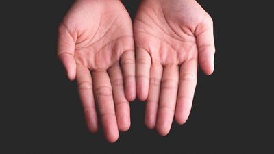 মধ্যমার এই লক্ষণ বলে দেয় লক্ষ্মীভাগ্য কেমন