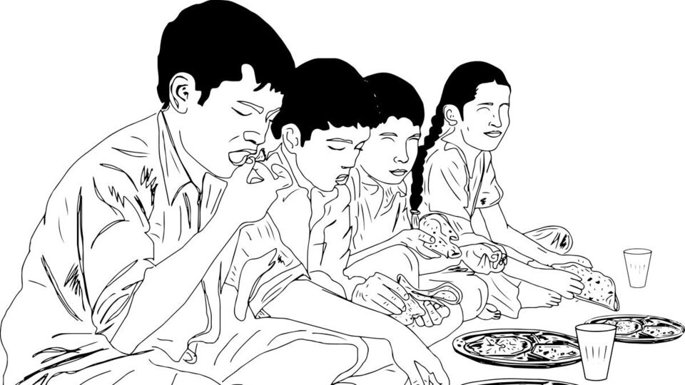 খাবারের সময়- প্রেমানন্দ জি মহারাজ বলেছেন যে রাতের খাবার সন্ধ্যা ৬টার মধ্যে গ্রহণ করা উচিত। গভীর রাতে ভারী খাবার খেলে ঘুম ও হজমে খারাপ প্রভাব পড়ে। নিরিবিলি পরিবেশে, নিঃশব্দে খান। এই সময় টিভি, মোবাইল বা ঝগড়াঝাঁটি এড়িয়ে চলুন। বাস্তুশাস্ত্র অনুসারে, পূর্ব বা উত্তর দিকে মুখ করে খাওয়া শুভ। এটি ইতিবাচক শক্তি দেয়।