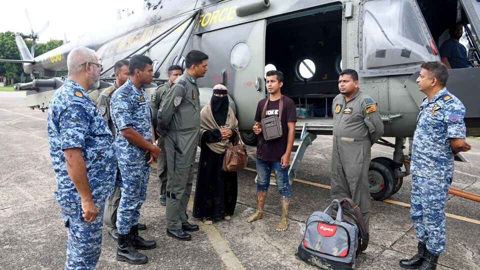 বাংলাদেশের বায়ুসেনা প্রধান আরও জানান, যখন থেকে বাংলাদেশ স্বাধীন হয়েছে, তবে থেকেই দেশের স্বার্থে কাজ করে চলেছে বায়ুসেনা। দেশের সেবা করে যাচ্ছে। যে কোনও পরিস্থিতির জন্য বায়ুসেনা প্রস্তুত থেকেছে। যখনই কোনও বিপর্যয়ের মুখে দাঁড়িয়েছে বাংলাদেশ, তখনই বায়ুসেনা তার মোকাবিলা করেছে বলে দাবি করেছেন এয়ার চিফ মার্শাল খান। (ছবিটি প্রতীকী, সৌজন্যে এক্স @BD_AirForce)