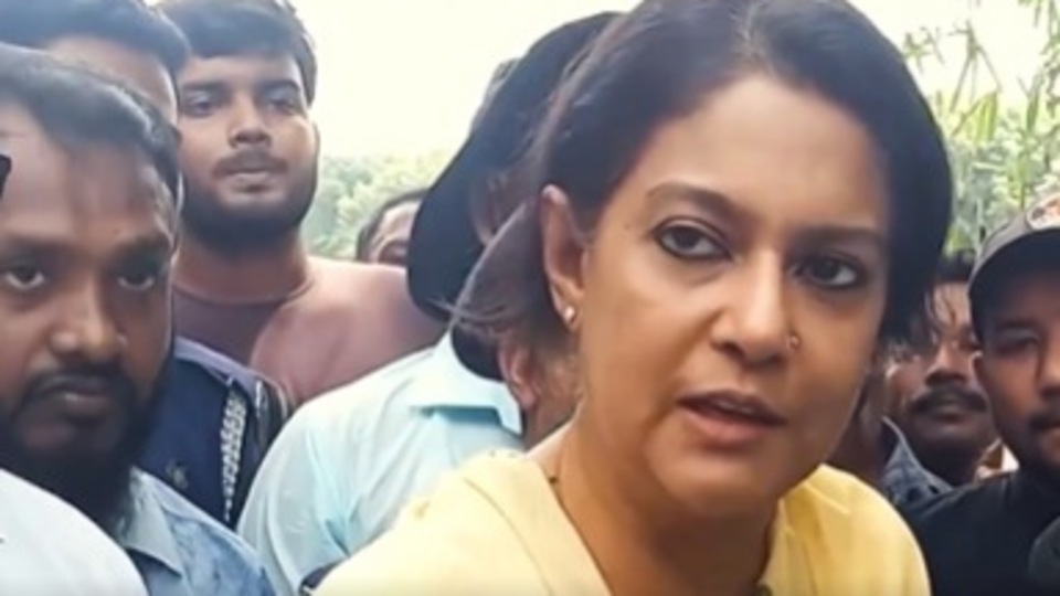 রিজওয়ানা বলেন,' সেন্ট মার্টিনের প্রাকৃতিক পরিবেশ ফিরতে শুরু করেছে। দ্বীপটি নিয়ে একটি সমন্বিত মাস্টারপ্ল্যানের চিন্তা চলছে। এ লক্ষ্যে জলবায়ু ট্রাস্ট ফান্ড থেকে একটি প্রকল্প নেওয়ার প্রক্রিয়া এগোচ্ছে।' একইসঙ্গে তিনি বলেন,' সেন্ট মার্টিন নিয়ে কোনো শঙ্কার কারণ নেই। এই দ্বীপটিকে সুরক্ষা দিতে পারলে সব আশঙ্কা দূর হবে। দ্বীপটি রক্ষা করা আমাদের অগ্রাধিকার।'