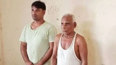 উল্লেখ্য, বাংলাদেশের লালমনিরহাটে সম্প্রতি পরেশ চন্দ্র শীল এবং বিষ্ণু চন্দ্র শীলের বিরুদ্ধে ধর্ম অবমাননার অভিযোগ এনে গণপিটুনি দেওয়ার অভিযোগ উঠেছে। রিপোর্ট অনুযায়ী, রবিবার লালমনিরহাটের পাগলার মোড়ে অবস্থিত তাঁদের দোকানে হামলা চালায় একদল ইসলামি কট্টরপন্থী। এরপর তাদের মারপিট করা হয়। সেই ঘটনার ভিডিয়ো ছড়িয়ে পড়েছে সোশ্যাল মিডিয়ায়। যা নিয়ে বিতর্ক চরমে। এরই মাঝে সামনে এসেছে বাবা-ছেলেকে গ্রেফতার করা পুলিশ আধিকারিকের বক্তব্য। যা নিয়ে বিতর্ক আরও চরমে।  