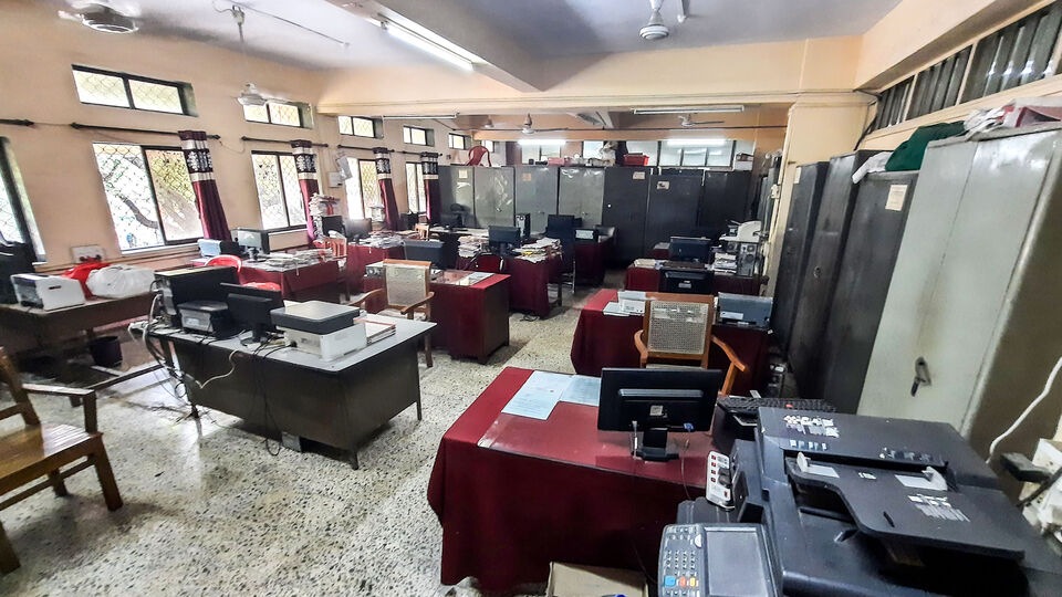 এদিকে ২৭ জুনের মধ্যে ২৫ শতাংশ ডিএ মিটিয়ে দেওয়ার বিজ্ঞপ্তি জারি না হলে ২৮ জুন রাজ্যের মুখ্যসচিব ও অর্থসচিবকে ই-মেল করে নোটিস পাঠানোর প্রস্তুতি নিয়ে রাখছে রাজ্য সরকারি কর্মচারী সংগঠন। এই বিষয়ে মূল মামলাকারী মলয় মুখোপাধ্যায়ের বক্তব্য, নোটিসের খসড়া তৈরির কাজ চলছে। একসপ্তাহ পরে সুপ্রিম কোর্টে অবমাননার মামলাও করতে পারেন সরকারি কর্মীরা। 