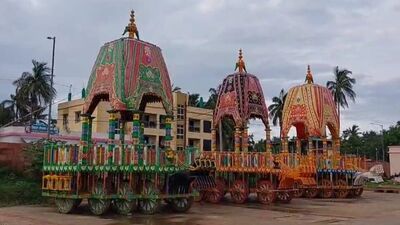 ভক্তি আর বিশ্বাসের সাথে রথের রশি স্পর্শ করুন। জগন্নাথ দেবের কৃপায় আপনার জীবন সুখ, সমৃদ্ধি ও শান্তিতে ভরে উঠুক।শুভ রথযাত্রা ভক্তি আর বিশ্বাসের সাথে রথের রশি স্পর্শ করুন। জগন্নাথ দেবের কৃপায় আপনার জীবন সুখ, সমৃদ্ধি ও শান্তিতে ভরে উঠুক।শুভ রথযাত্রা