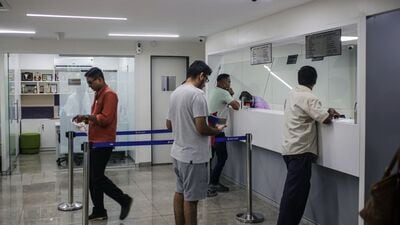 প্রতি মাসেই ব্যাঙ্কগুলিতে কোন কোন তারিখে ছুটি থাকবে, তার একটি তালিকা প্রকাশ করে রিজার্ভ ব্যাঙ্ক অফ ইন্ডিয়া। ২০২৫ সালের জুলাই মাসে ব্যাঙ্কগুলিতে কতদিন ছুটি থাকবে, তা নিয়েও প্রকাশ করা হয় একটি তালিকা। দেখে নেওয়া যাক, তারিখের ভিত্তিতে জুলাই মাসে কোন কোন রাজ্যে ব্যাঙ্ক কতদিন বন্ধ থাকছে। প্রতি মাসেই ব্যাঙ্কগুলিতে কোন কোন তারিখে ছুটি থাকবে, তার একটি তালিকা প্রকাশ করে রিজার্ভ ব্যাঙ্ক অফ ইন্ডিয়া। ২০২৫ সালের জুলাই মাসে ব্যাঙ্কগুলিতে কতদিন ছুটি থাকবে, তা নিয়েও প্রকাশ করা হয় একটি তালিকা। দেখে নেওয়া যাক, তারিখের ভিত্তিতে জুলাই মাসে কোন কোন রাজ্যে ব্যাঙ্ক কতদিন বন্ধ থাকছে।