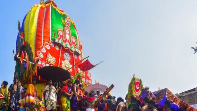 জগন্নাথ দেবের রথের মতো, আপনার ভাগ্যের চাকাও যেন সুখ ও সমৃদ্ধির দিকে এগিয়ে চলে। এই দিনটি হোক স্মরণীয়।শুভ রথযাত্রা! (PTI) জগন্নাথ দেবের রথের মতো, আপনার ভাগ্যের চাকাও যেন সুখ ও সমৃদ্ধির দিকে এগিয়ে চলে। এই দিনটি হোক স্মরণীয়।শুভ রথযাত্রা! (PTI)