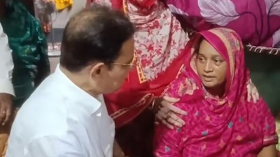 দলকে না জানিয়ে কালীগঞ্জে টাকা দিতে গিয়েছিলেন কেন? হুমায়ুন কবিরকে শোকজ TMCর