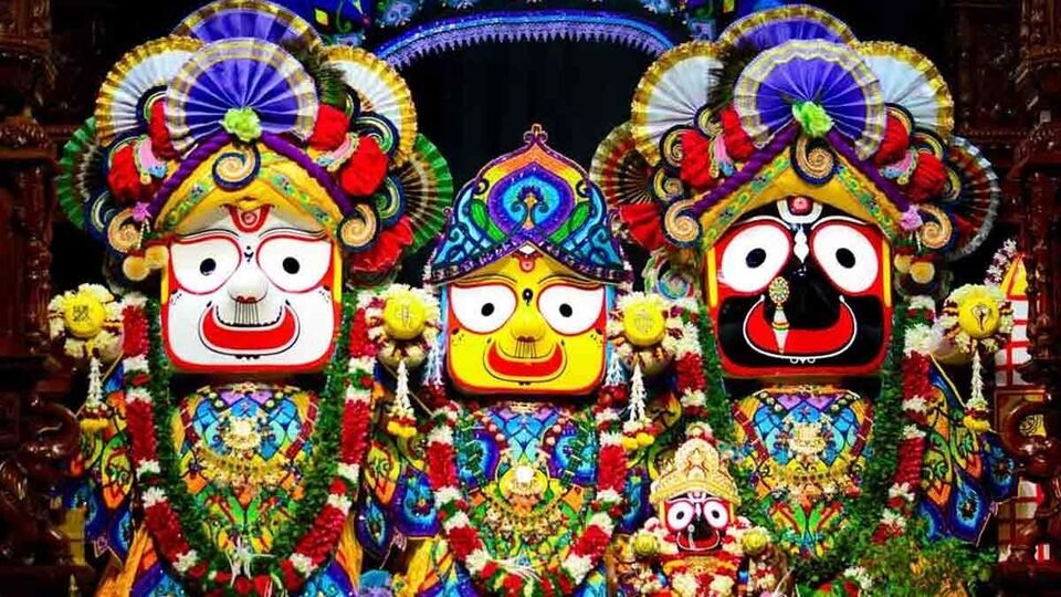 রথের রশিতে টান দিন আর জীবনের সব দুঃখ-কষ্ট দূর করে নিন। রথযাত্রার এই শুভ দিনে আপনার জীবন আনন্দে ভরে উঠুক।