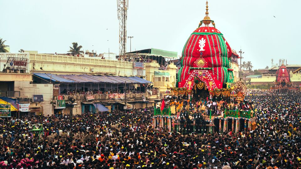 রথের চাকার ঘর্ষণে আপনার জীবনের সকল বাধা দূর হোক। রথযাত্রার এই উৎসব আপনার জীবনে নতুন আলোর দিশা নিয়ে আসুক।শুভ রথযাত্রা