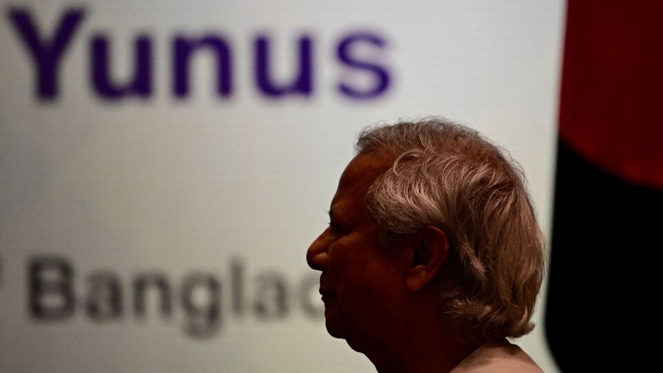 এই নিয়ে এনসিপি নেতা তথা দলের সদস্য সচিব আখতার হোসেন এক ফেসবুক পোস্টে লেখেন, 'নতুন বাংলাদেশ দিবস সেদিন হবে, যেদিন জুলাই ঘোষণাপত্র আসবে, যেদিন মৌলিক সংস্কারের ভিত্তিতে জুলাই সনদ হবে।' প্রসঙ্গত, বিগত দিনে এই জুলাই ঘোষণাপত্র প্রকাশ করা নিয়ে সরকারের সঙ্গে মতবিরোধ দেখা দিয়েছে এনসিপি নেতাদের। (AFP)