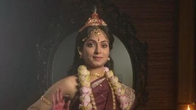 লক্ষ্মী সাজে বাসবদত্তা