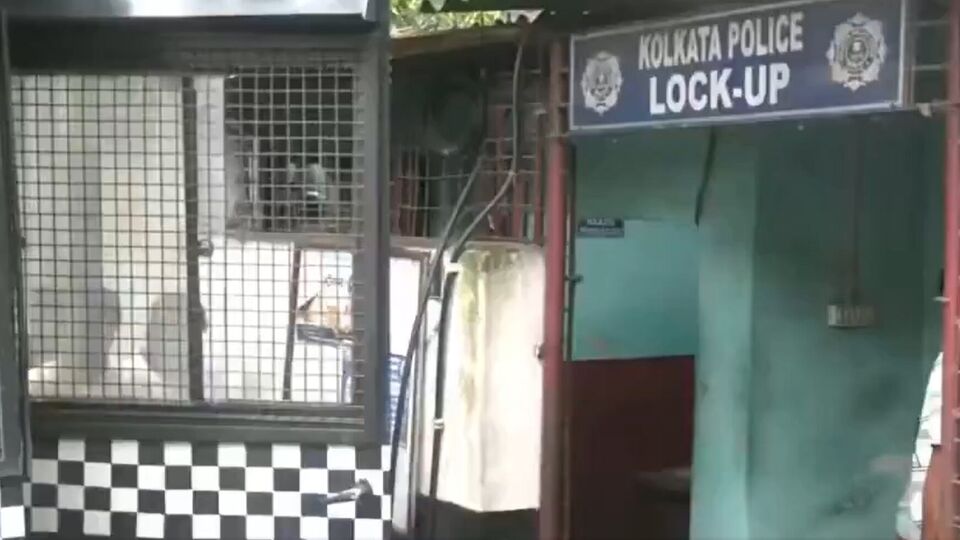 এদিকে বাজেয়াপ্ত হওয়া কলেজের সিসিটিভির হার্ডডিস্কের ফুটেজ দেখে পুলিশ জানিয়েছে, ২৪ বছরের এক ছাত্রীর অভিযোগের সত্যতা মিলেছে। সংবাদ সংস্থা পিটিআই-এর এক প্রতিবেদনে বলা হয়েছে, ২৫ জুন বিকেল সাড়ে তিনটে থেকে রাত ১০টা ৫০ মিনিট পর্যন্ত সাত ঘণ্টার সিসিটিভি ফুটেজে কলেজ চত্বরের চারপাশের গতিবিধি ধরা পড়েছে। 