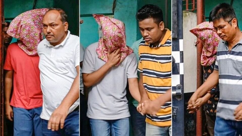কসবায় সাউথ ক্যালকাটা ল কলেজে গণধর্ষণ কাণ্ডে এবার সামনে এল আরও এক চাঞ্চল্যকর দাবি। ঘটনায় ধৃত মনোজিৎ মিশ্রের দুই সহযোগী প্রমিত মুখোপাধ্যায় এবং জাইব আহমেদকে জেরা করে অনেক তথ্য পাচ্ছে পুলিশ। রিপোর্ট অনুযায়ী, জেরায় প্রমিত এবং জাইব দাবি করেছে, 'দাদার' নির্দেশে সেদিন সবটা করেছিল তারা। 