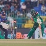 কিন্তু বোলারদের সেই দারুণ পারফরম্যান্স ধরে রাখতে পারেননি বাংলাদেশের মিডল ও লোয়ার অর্ডারের ব্যাটাররা। তিনে নামা শান্ত করেন ২৩ রান। ওপেনার তানজিদ হাসান ৬২ রান করেন। চারে নামা লিটন দাস এবং মেহদি হাসান মিরাজ কোনও রান করতে পারেননি। তৌহিদ হৃদয় করেন এক রান। এক রান করেন তানজিম। জাকের আলি ৬৪ বলে ৫১ রান করে বাংলাদেশকে আরও লজ্জার মুখে পড়তে দেননি। (ছবি সৌজন্যে