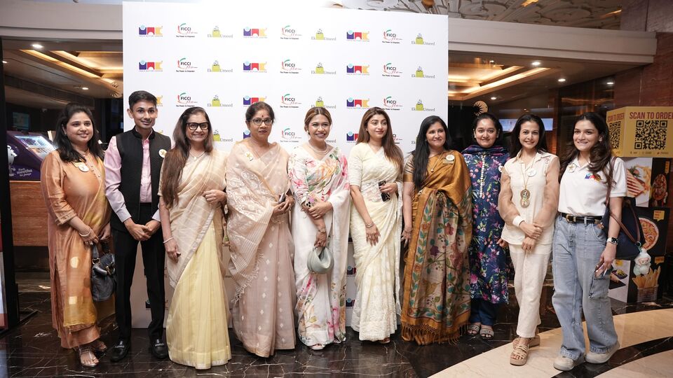 আবার রাজ্যের নারী ও শিশুকল্যাণ মন্ত্রীর মতে, বিশেষ ক্ষমতাসম্পন্ন শিশুদের আরও বেশি করে যত্ন নেওয়ার ক্ষেত্রে অঙ্গনওয়াড়ি কেন্দ্রগুলি অত্যন্ত গুরুত্বপূর্ণ হবে। তারইমধ্যে ইন্ডিয়া অটিজম সেন্টারের তরফে জানানো হয়েছে, যাঁরা বিশেষ ক্ষমতাসম্পন্নদের যত্ন নেবেন, তাঁদের জন্য সার্টিফিকেট কোর্স চালু করা হবে।