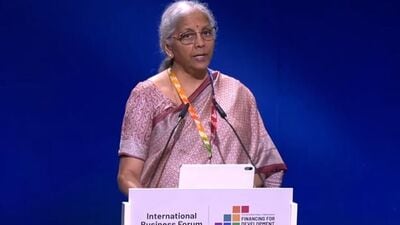 নির্মলা সীতারমন: দেশের প্রথম পূর্ণ সময়ের মহিলা অর্থমন্ত্রী এবং প্রাক্তন প্রতিরক্ষামন্ত্রী। নির্মলা সীতারমন কেবল বিজেপির একজন প্রবীণ নেত্রীই নন, তিনি আন্তর্জাতিক ফোরামেও ভারতের শক্তিশালী প্রতিনিধিত্ব করেছেন। তিনি তামিলনাড়ুর। বিজেপি সেখানকার রাজনীতিতে ঢোকার চেষ্টা করছে। তাঁর প্রশাসনিক বিচক্ষণতা এবং দলীয় নেতৃত্বের সাথে ঘনিষ্ঠতা রয়েছে। (HT_PRINT) নির্মলা সীতারমন: দেশের প্রথম পূর্ণ সময়ের মহিলা অর্থমন্ত্রী এবং প্রাক্তন প্রতিরক্ষামন্ত্রী। নির্মলা সীতারমন কেবল বিজেপির একজন প্রবীণ নেত্রীই নন, তিনি আন্তর্জাতিক ফোরামেও ভারতের শক্তিশালী প্রতিনিধিত্ব করেছেন। তিনি তামিলনাড়ুর। বিজেপি সেখানকার রাজনীতিতে ঢোকার চেষ্টা করছে। তাঁর প্রশাসনিক বিচক্ষণতা এবং দলীয় নেতৃত্বের সাথে ঘনিষ্ঠতা রয়েছে। (HT_PRINT)