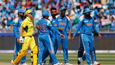 সাদা বলের সিরিজ খেলতে আগামী মাসে বাংলাদেশে যাচ্ছে না ভারতীয় দল। চলতি বছরের অগস্ট এবং সেপ্টেম্বরে বাংলাদেশে গিয়ে ভারতীয় দলের তিনটি একদিনের ম্যাচ এবং তিনটি টি-টোয়েন্টি ম্যাচ খেলার কথা ছিল। তবে আজ ভারতীয় ক্রিকেট বোর্ডের (বিসিসিআই) তরফে সরকারিভাবে জানানো হল যে সেই সিরিজ পিছিয়ে যাচ্ছে। একেবারে বাতিল করে দেওয়া হচ্ছে না। (ফাইল ছবি, সৌজন্যে ফেসবুক Indian Cricket Team) সাদা বলের সিরিজ খেলতে আগামী মাসে বাংলাদেশে যাচ্ছে না ভারতীয় দল। চলতি বছরের অগস্ট এবং সেপ্টেম্বরে বাংলাদেশে গিয়ে ভারতীয় দলের তিনটি একদিনের ম্যাচ এবং তিনটি টি-টোয়েন্টি ম্যাচ খেলার কথা ছিল। তবে আজ ভারতীয় ক্রিকেট বোর্ডের (বিসিসিআই) তরফে সরকারিভাবে জানানো হল যে সেই সিরিজ পিছিয়ে যাচ্ছে। একেবারে বাতিল করে দেওয়া হচ্ছে না। (ফাইল ছবি, সৌজন্যে ফেসবুক Indian Cricket Team)