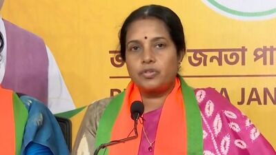 কোয়েম্বাটুর দক্ষিণের বিধায়ক বানাথী শ্রীনিবাসন: বিজেপি মহিলা মোর্চার প্রাক্তন জাতীয় সভাপতি। ১৯৯৩ সাল থেকে দলের সঙ্গে যুক্ত শ্রীনিবাসনকে ২০২২ সালে বিজেপির কেন্দ্রীয় নির্বাচন কমিটিতে অন্তর্ভুক্ত করা হয়। তিনিই প্রথম তামিল নারী নেত্রী যিনি এই কৃতিত্ব অর্জন করেন। তিনি একজন তৃণমূল স্তরের কর্মী এবং সংগঠনের পালস বোঝেন। কোয়েম্বাটুর দক্ষিণের বিধায়ক বানাথী শ্রীনিবাসন: বিজেপি মহিলা মোর্চার প্রাক্তন জাতীয় সভাপতি। ১৯৯৩ সাল থেকে দলের সঙ্গে যুক্ত শ্রীনিবাসনকে ২০২২ সালে বিজেপির কেন্দ্রীয় নির্বাচন কমিটিতে অন্তর্ভুক্ত করা হয়। তিনিই প্রথম তামিল নারী নেত্রী যিনি এই কৃতিত্ব অর্জন করেন। তিনি একজন তৃণমূল স্তরের কর্মী এবং সংগঠনের পালস বোঝেন।