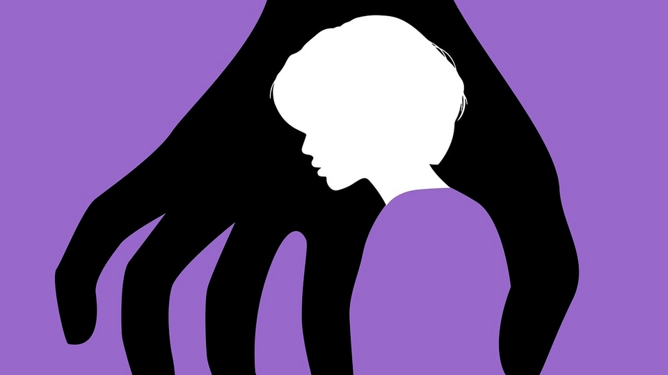 অভিযুক্ত সেই যুবককে পুলিশ ছেড়ে দিয়েছে। এদিকে অভিযোগকারী এখন পুলিশকে বলেন, সেদিন তিনি সেক্সের জন্য প্রস্তুত ছিলেন না। তবে সেই যুবক জোর করেই তার সঙ্গে সঙ্গমে লিপ্ত হয়। এই কারণেই রাগের মাথায় তিনি ধর্ষণের এই অভিযোগ আনেন। অবশ্য এর আগে একাধিকবার সেই তরুণীর বাড়িতে গিয়ে তার সঙ্গে দেখা করেছেন সেই অভিযুক্ত। 