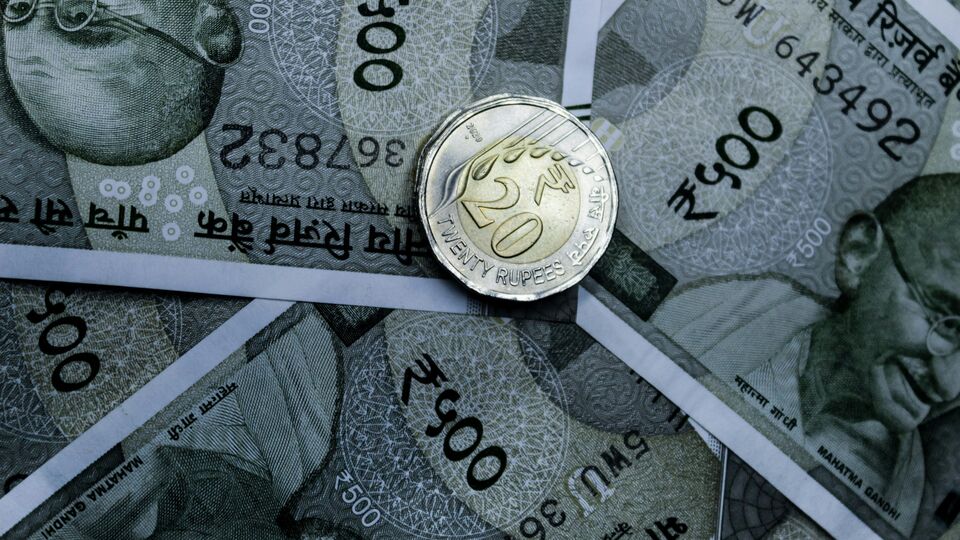 ২০২৩ সালের ১০ জুন তৎকালীন মুখ্যমন্ত্রী শিবরাজ সিং চৌহান লাডলি বেহনা যোজনা চালু করেছিলেন। সেই সময় সহায়তার পরিমাণ ছিল ১০০০ টাকা, যা ধীরে ধীরে বাড়িয়ে ১,২৫০ টাকা করা হয়। ২০২৩ সালের নভেম্বরের বিধানসভা নির্বাচনে ক্ষমতাসীন বিজেপিকে দুর্দান্ত জয় এনে দেওয়ার কৃতিত্ব এই প্রকল্পের। 