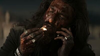 রক্তাক্ত মুখ, লম্বা চুল, গাল ভর্তি দাড়ি! 'ধুরন্ধর'-এর ফার্স্ট লুকে নজরকাড়া রণবীর