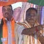 এদিকে মুরলীধর সেন স্ট্রিটের অফিসের বাইরের গেট থেকে 'ছবি উধাও' প্রসঙ্গে শমীক বলেন, 'বাইরের গেটে বিরোধী দলনেতার ছবি উধাও, এটা আমি বিশ্বাস করি না। বিরোধী দলনেতার ছবি তো শুধু বিজেপির হৃদয়ে প্রতিষ্ঠিত নয়। তৃণমূলের হৃদয়েও প্রতিষ্ঠিত। তৃণমূল সকাল থেকে রাত পর্যন্ত বিরোধী দলনেতাকে স্মরণ করে। রাতে ঘুম ভেঙে গেলেও শুভেন্দু শুভেন্দু বলে জল খেয়ে আবার ঘুমোয়। আবার সকাল থেকে শুভেন্দু ভজনা শুরু হয়। উনি তো সবার হৃদয়ে। মুখ্যমন্ত্রীর পরবর্তী পোস্ট তো বিরোধী দলনেতা।' 