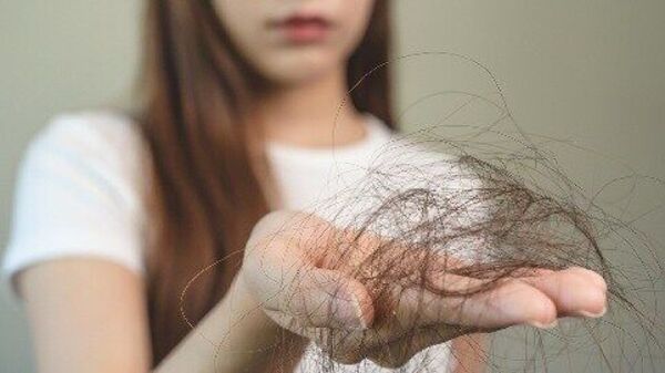 ৩৫ পেরোলেই কেন বাড়ে মহিলাদের চুল পড়া? নেপথ্যে ৫ কারণ, সুরাহার পথ কী জেনে নিন
