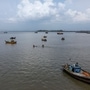 রায়গড়ের পুলিশ সুপার আঁচল দালাল এবং অন্যান্য উচ্চপদস্থ পুলিশ আধিকারিকরা পরিস্থিতি খতিয়ে দেখতে উপকূলে পৌঁছেছেন। পুলিশ সুপার একটি বার্জ ব্যবহার করে নৌকায় পৌঁছানোর চেষ্টা করলেও আবহাওয়ার কারণে ফিরে আসতে বাধ্য হন। ভারী বৃষ্টিপাত এবং তীব্র বাতাসের কারণে নৌকাটিতে পৌঁছানোর প্রচেষ্টা বাধাগ্রস্থ হচ্ছে বারবার। 