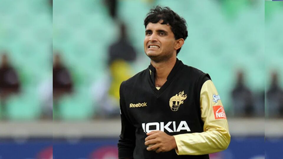 টেস্ট কেরিয়ার জুড়ে, সৌরভের ব্যাটিং গড় কখনও ৪০ এর নিচে নামেনি।
