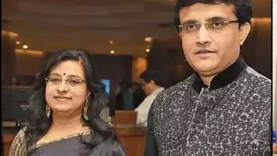 যেসব টেস্ট ম্যাচে সৌরভ সেঞ্চুরি করেছেন, সেগুলিতে ভারত কখনও হারেনি। তার ১৬টি টেস্ট সেঞ্চুরিতে ১২টিতে জয় এবং ৪টি ড্র হয়।