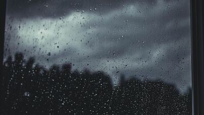আকাশ কালো করে আসা বৃষ্টিতে শহর কলকাতায় বহু জায়গায় দাঁড়িয়ে গিয়েছে জল। ঠনঠনিয়া থেকে বৌবাজার, বিবি গাঙ্গুলি স্ট্রিট, ফিয়ার্স লেন, বেহালা, গার্ডেনরিচ সহ শহরের বহু জায়গায় দাঁড়িয়েছে জল। তুমুল বর্ষণে কাহিল জেলাও। সপ্তাহের ব্যস্ত দিনগুলিতে তেড়ে বর্ষণে নাজেহার কার্যত বাংলার নানান এলাকা। এদিকে, ভরা আষাঢ় মাসে চলতি সপ্তাহে আগামী কয়েকদিন কেমন বৃষ্টি হবে, তার পূর্বাভাস দেখা যাক। আকাশ কালো করে আসা বৃষ্টিতে শহর কলকাতায় বহু জায়গায় দাঁড়িয়ে গিয়েছে জল। ঠনঠনিয়া থেকে বৌবাজার, বিবি গাঙ্গুলি স্ট্রিট, ফিয়ার্স লেন, বেহালা, গার্ডেনরিচ সহ শহরের বহু জায়গায় দাঁড়িয়েছে জল। তুমুল বর্ষণে কাহিল জেলাও। সপ্তাহের ব্যস্ত দিনগুলিতে তেড়ে বর্ষণে নাজেহার কার্যত বাংলার নানান এলাকা। এদিকে, ভরা আষাঢ় মাসে চলতি সপ্তাহে আগামী কয়েকদিন কেমন বৃষ্টি হবে, তার পূর্বাভাস দেখা যাক।