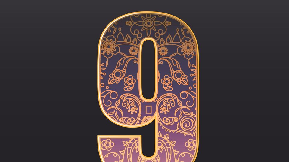 ৯: '৯' (জিও) শব্দটির উচ্চারণ 'দীর্ঘায়ু' বা 'চিরন্তন' শব্দের মতো শোনায়। এটি দীর্ঘ জীবন, অমরত্ব এবং স্থায়ী সুখের প্রতীক। এই সংখ্যাটি দীর্ঘস্থায়ী সম্পর্ক, দীর্ঘমেয়াদী সাফল্য এবং চিরন্তন ভালোবাসার জন্য শুভ। এটি সম্পূর্ণতা এবং চূড়ান্ত অর্জনেরও প্রতীক। উপহার দেওয়ার ক্ষেত্রে, সম্পর্ক মজবুত করার জন্য বা দীর্ঘস্থায়ী পরিকল্পনা করার সময় এই সংখ্যাটিকে শুভ মনে করা হয়।