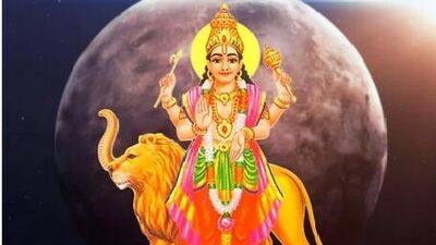 বুধ এর মহাদশা কী: বৈদিক জ্যোতিষশাস্ত্রের গণনা অনুসারে, বুধ এর মহাদশা মোট ১৭ বছরের। এই দশা একজন ব্যক্তির জীবনে বুধ গ্রহের প্রভাব দেখায়। বিশেষ করে বুদ্ধিমত্তা, যোগাযোগ দক্ষতা, ব্যবসায়িক বোধগম্যতা, যুক্তি এবং লেখার ক্ষমতার দিক থেকে। বুধ এর মহাদশা কী: বৈদিক জ্যোতিষশাস্ত্রের গণনা অনুসারে, বুধ এর মহাদশা মোট ১৭ বছরের। এই দশা একজন ব্যক্তির জীবনে বুধ গ্রহের প্রভাব দেখায়। বিশেষ করে বুদ্ধিমত্তা, যোগাযোগ দক্ষতা, ব্যবসায়িক বোধগম্যতা, যুক্তি এবং লেখার ক্ষমতার দিক থেকে।