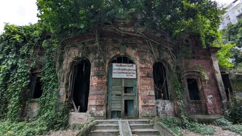 বিতর্কের মাঝে ময়মনসিংহে সত্যজিৎ রায়ের পূর্বপুরুষের বাড়ি নিয়ে এবার বড় সিদ্ধান্ত ইউনুস সরকারের