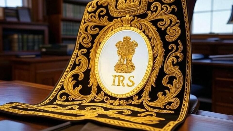 দীর্ঘ ৮ বছর ইডিতে ছিলেন এই আইআরএস অফিসার। পদত্যাগের সময় তিনি দিল্লির জিএসটি ইন্টেলিজেন্সে নিযুক্ত ছিলেন। কপিল রাজের বাড়ি উত্তরপ্রদেশের সাহারানপুরে। তিনি ইলেকট্রনিকসে বিটেক ডিগ্রি লাভ করেছিলেন। এদিকে কর্মজীবনে মুম্বইতে নিযুক্ত থাকার সময় ডিএইচএফএল, ইকবাল মির্চি, নীরব মোদী, মেহুল চোকসিদের বিরুদ্ধে তদন্তের সঙ্গে যুক্ত ছিলেন কপিল রাজ। 