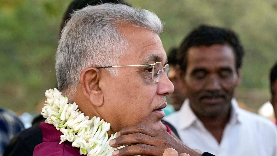 'ঘেয়ো কুকুর নাকি?' দলবদলের জল্পনার মাঝেই ২১ জুলাইয়ের সকাল সকাল বিস্ফোরক দিলীপ ঘোষ