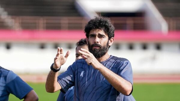 ম্যানোলোর বিদায়ে ভারতীয় দলের কোচ হতে আগ্রহী লিভারপুলের কিংবদন্তি! আবেদন খালিদও ম্যানোলোর বিদায়ে ভারতীয় দলের কোচ হতে আগ্রহী লিভারপুলের কিংবদন্তি! আবেদন খালিদও