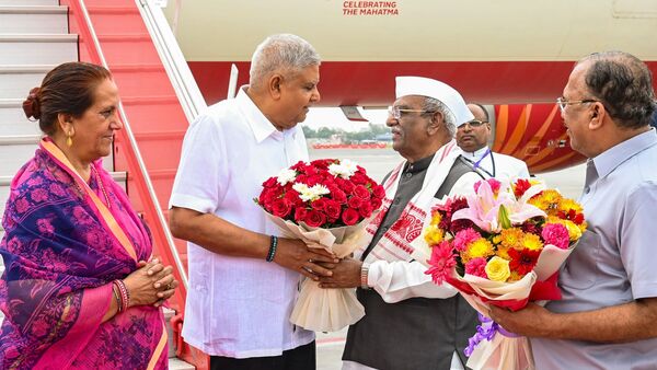 ‘রিটায়ার’ ধনখড়ের! ৪৮ ঘণ্টার মধ্যে উপ-রাষ্ট্রপতি নির্বাচনের তোড়জোড় শুরু কমিশনের ‘রিটায়ার’ ধনখড়ের! ৪৮ ঘণ্টার মধ্যে উপ-রাষ্ট্রপতি নির্বাচনের তোড়জোড় শুরু কমিশনের