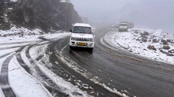 যুদ্ধাঙ্গন ভ্রমণ! পর্যটকদের জন্য সিকিমে নয়া সাজে চো লা, যেতে হলে কী কী লাগবে? যুদ্ধাঙ্গন ভ্রমণ! পর্যটকদের জন্য সিকিমে নয়া সাজে চো লা, যেতে হলে কী কী লাগবে?