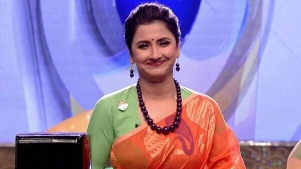 এ যে অবিকল সুচিত্রা! দিদি নম্বর ওয়ানের মঞ্চে কাকে দেখে চমকে গেলেন রচনা?