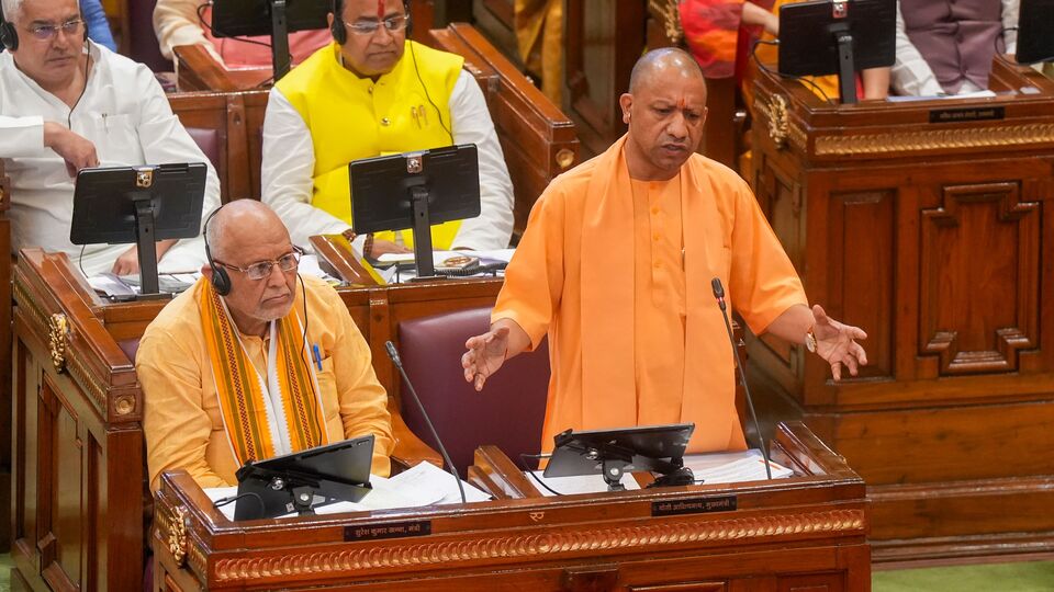 বিধানসভায় যোগীর প্রশংসা এসপি বিধায়কের (PTI)