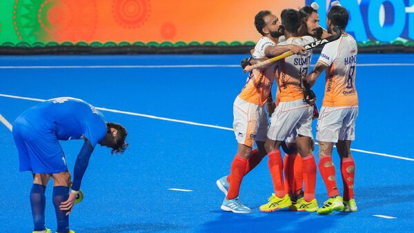 হকিতে এশিয়া সেরা ভারত! দক্ষিণ কোরিয়াকে ৪-১ এ উড়িয়ে এশিয়া কাপ জয় হরমনপ্রীতদের হকিতে এশিয়া সেরা ভারত! দক্ষিণ কোরিয়াকে ৪-১ এ উড়িয়ে এশিয়া কাপ জয় হরমনপ্রীতদের