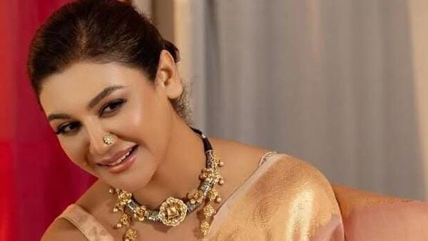 ‘কলকাতা এখন আমার সেকেন্ড হোম…’, পুজো-প্ল্যান নিয়ে যা বললেন জয়া ‘কলকাতা এখন আমার সেকেন্ড হোম…’, পুজো-প্ল্যান নিয়ে যা বললেন জয়া