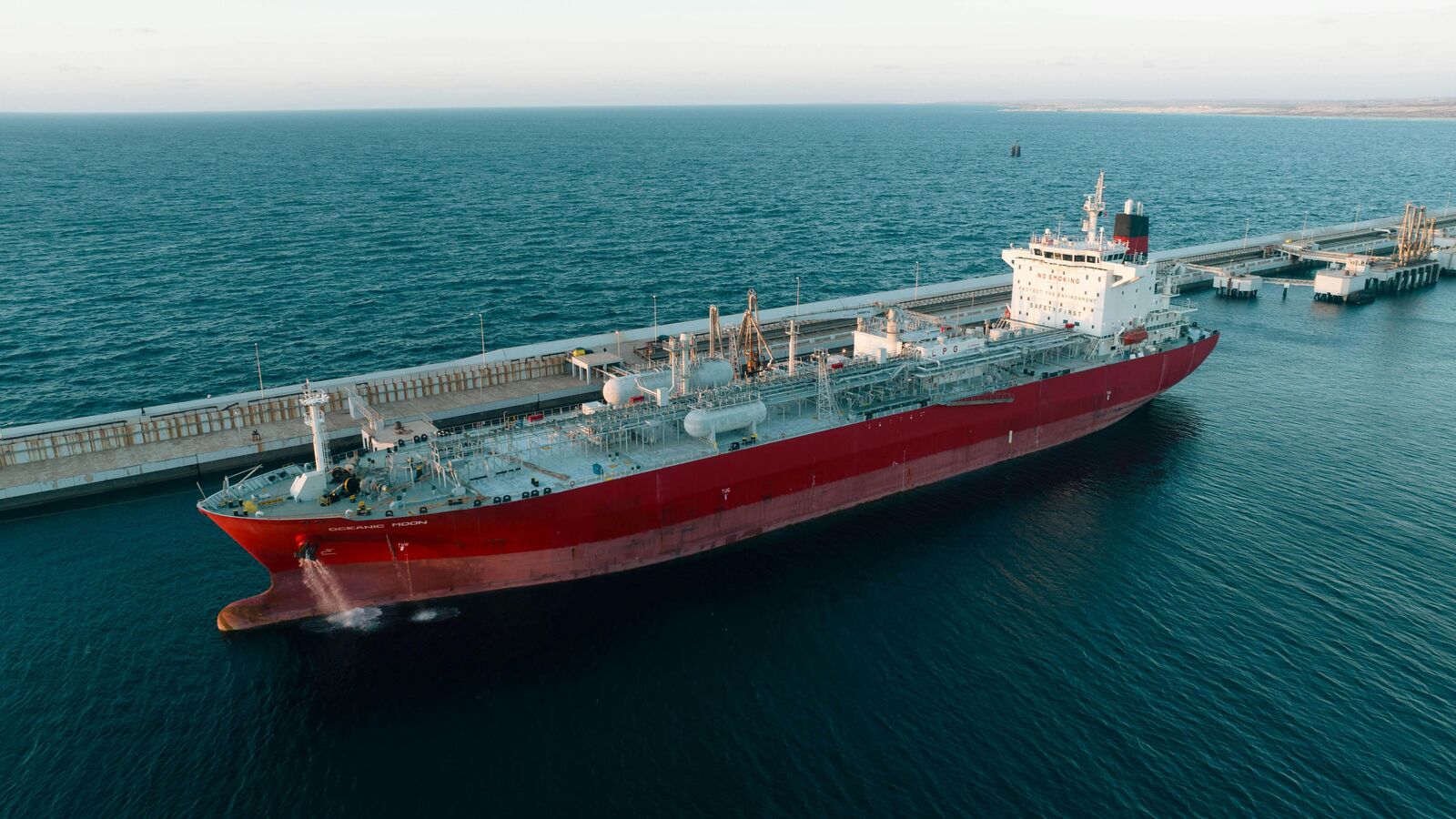 Өте қарт әйелді ұрады