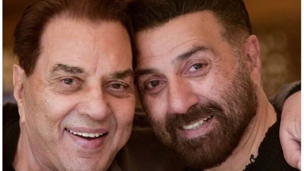 ধর্মেন্দ্রকে যৌন দৃশ্যে টানার কারণে গুণ্ডা পরিচালককে মারধর সানির! ভয় পান অভিনব ধর্মেন্দ্রকে যৌন দৃশ্যে টানার কারণে গুণ্ডা পরিচালককে মারধর সানির! ভয় পান অভিনব